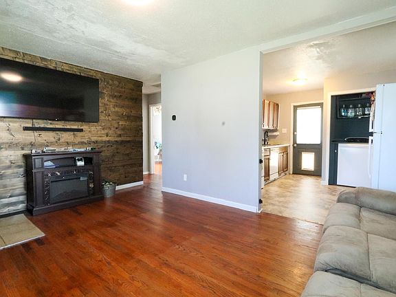 5th image of 1763 S Parker Dr