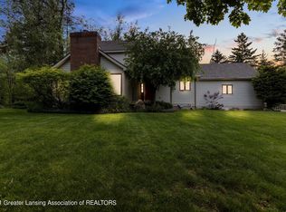5651 Creekwood Ln, Haslett, MI 48840