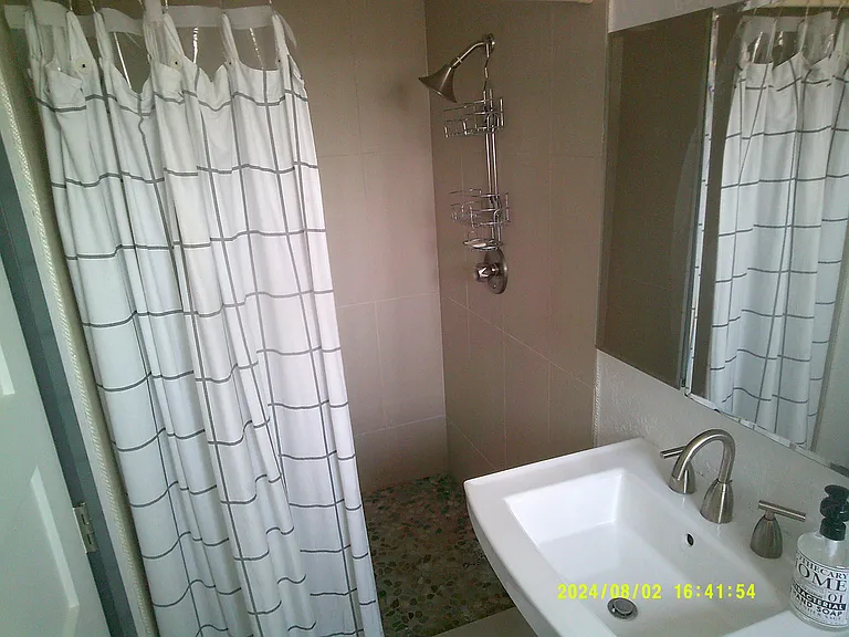 131 Beach Dr — Photo 19