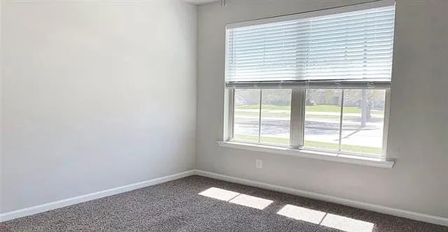 479 Lakeshore Vlg E — Photo 10
