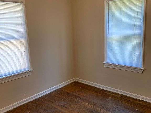 4th image of 1435 N Chester Ave
