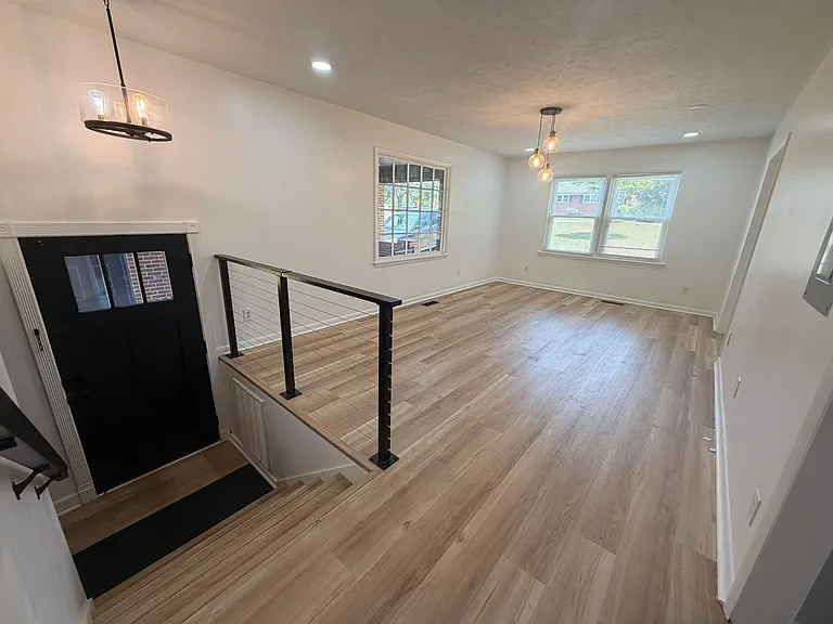 139 N Ingleside Dr — Photo 4