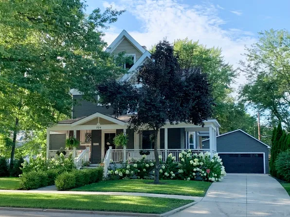 704 W Springfield Ave, Champaign, IL 61820