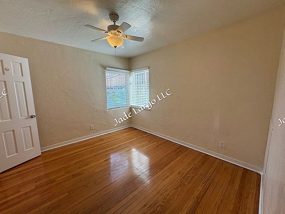 5th image of 1612 Coal Ave SE