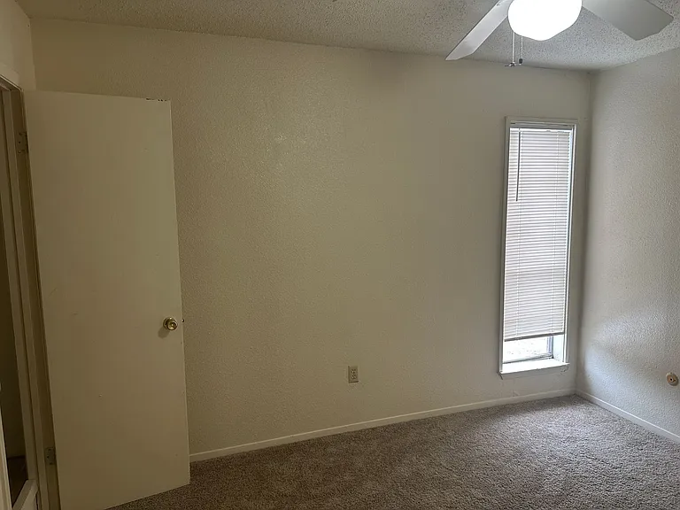 1400D Holleman Dr — Photo 23