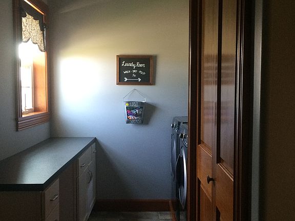 5th image of 254 Woodsend Dr