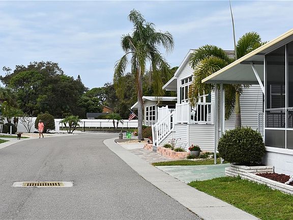 5th image of 750 Gloriosa Dr