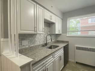 6402 Montgomery Rd #4, Cincinnati, OH 45213