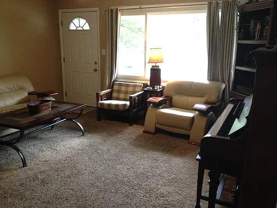 4 bed, 1920 sqft, $3,000 — Photo 4