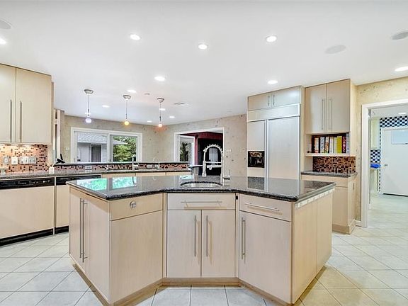 2nd image of 7040 Teakwood Dr