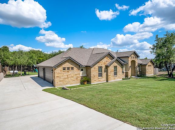3rd image of 1214 W Oak Estates Dr