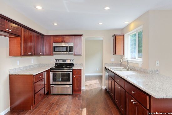 3rd image of 2765 NE 1st Ct