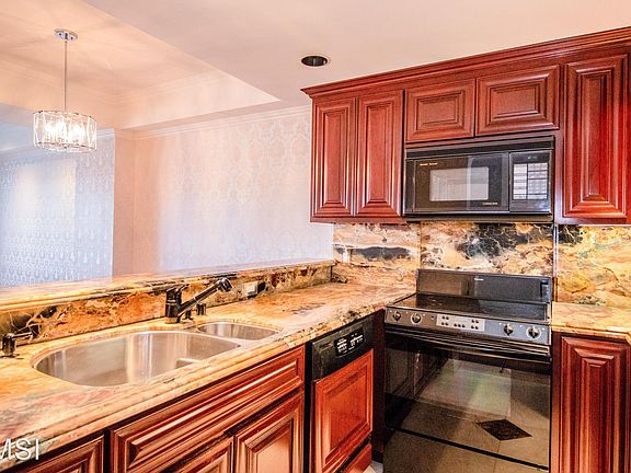3rd image of 601 Van Ness Ave APT 922