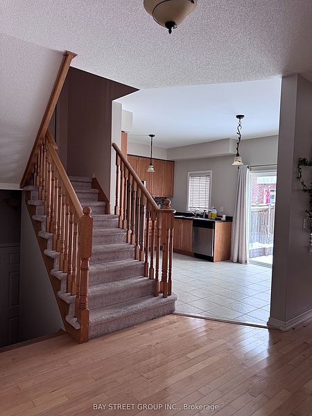 Burlington House for rent - 4 Bedrooms — photo 10