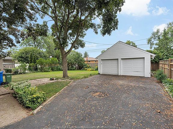 5th image of 2533 Princess Ave
