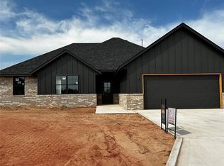 216 Outlander Way, Shawnee, OK 74804