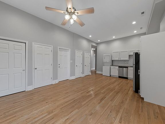 2nd image of 2001 Park Ave #2