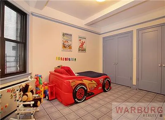 Sold by Warburg | media 1