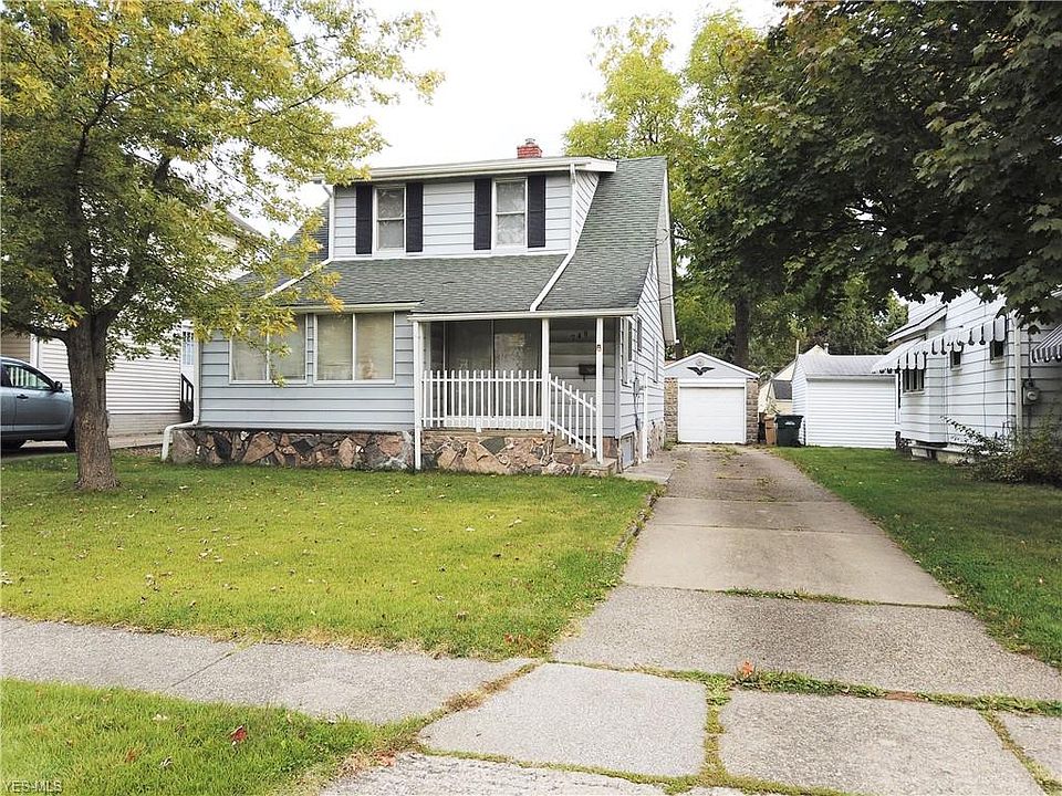 1st image of 749 Marguerite Ave