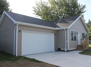 33 Donna Ct, Depew, NY 14043