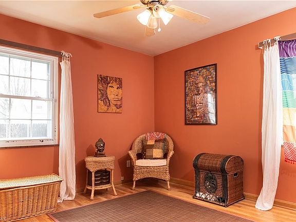 3rd image of 17405 Glenshire Ave