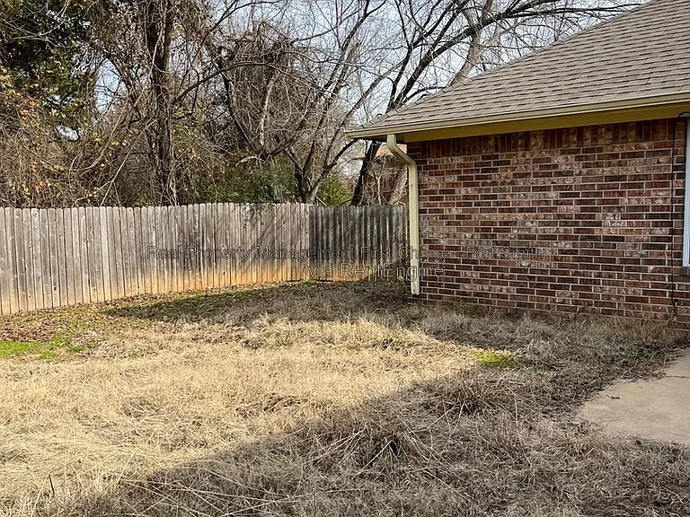 3509 Price Cir — Photo 29