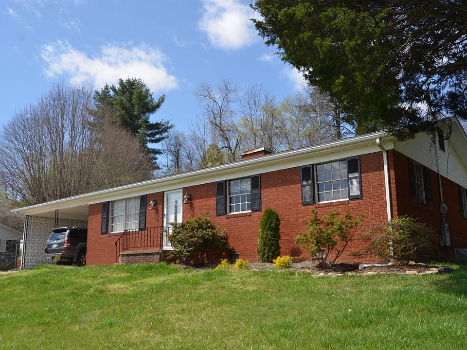 1st image of 121 Westwood Dr