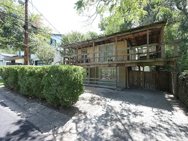 1603 Courtland Ln — Photo 21