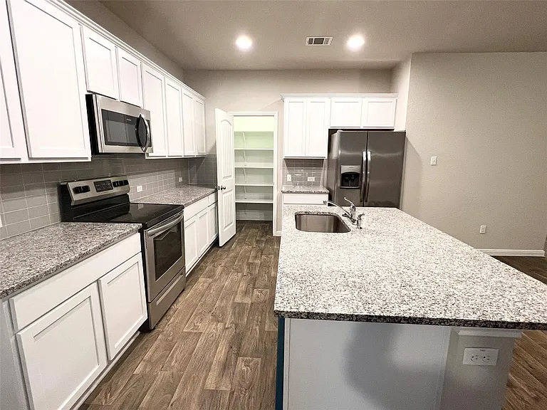 105 Naset Dr — Photo 12