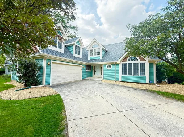 1303 Flowerfield Ct, Naperville, IL 60565