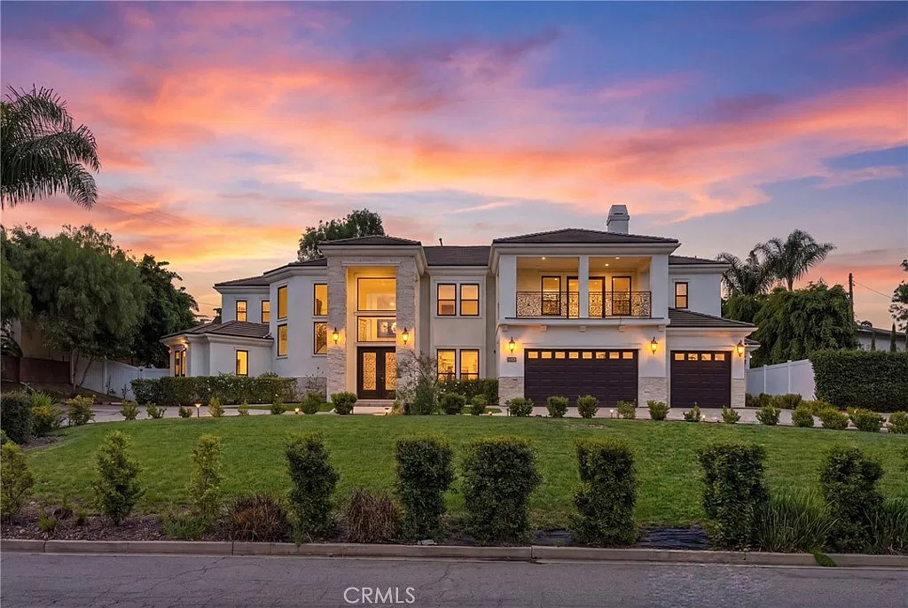 6 bed, 8.0 bath, 6366 sqft, $12,000 — Photo 1