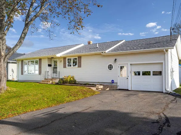 17 Newland Cres, Charlottetown, PE C1A 4H4