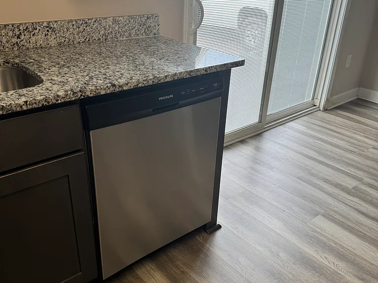 66 Bellvue Dr — Photo 30