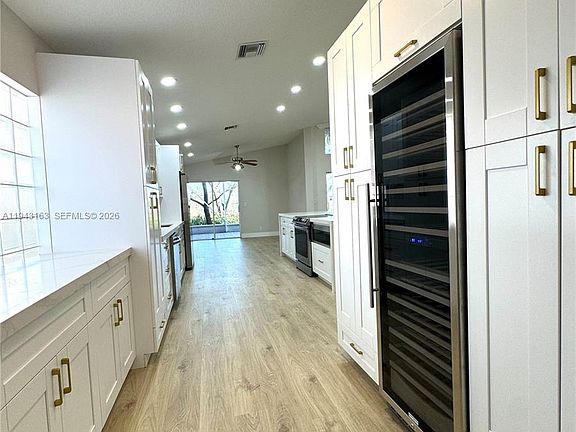 3rd image of 7633 Trapani Ln