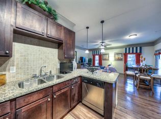 12501 Broadway St #22108, Pearland, TX 77584