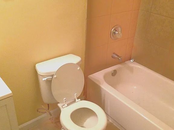 5th image of 3906 Groveland Ave APT F