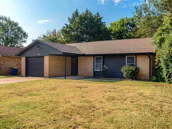 1009 E Will Rogers Dr, Stillwater, OK 74075