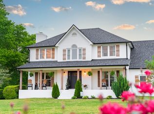 4038 Foxfield Dr, Columbia, TN 38401
