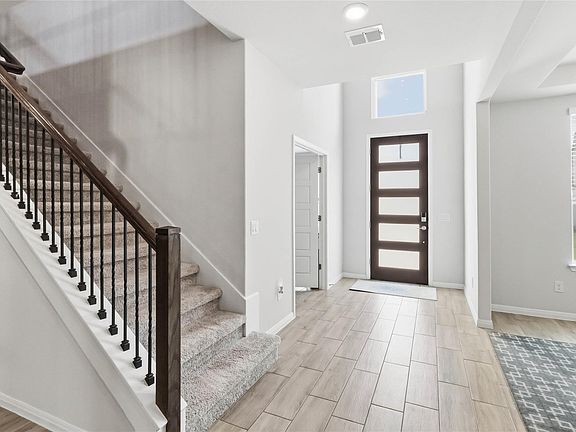 4th image of 181 Pecos St