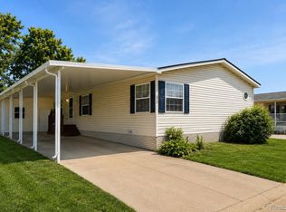 312 Cranberry Beach Blvd, White Lake, MI 48386