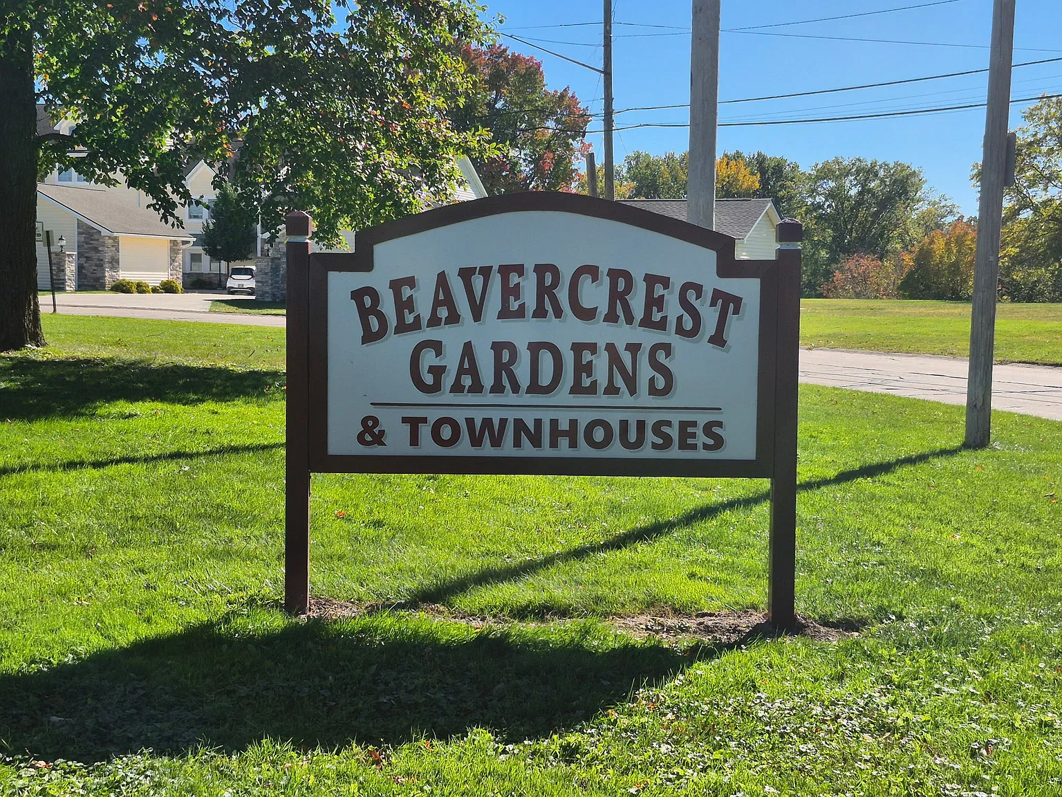 Beaver Crest Townhomes and Garden Apartments — Photo 3