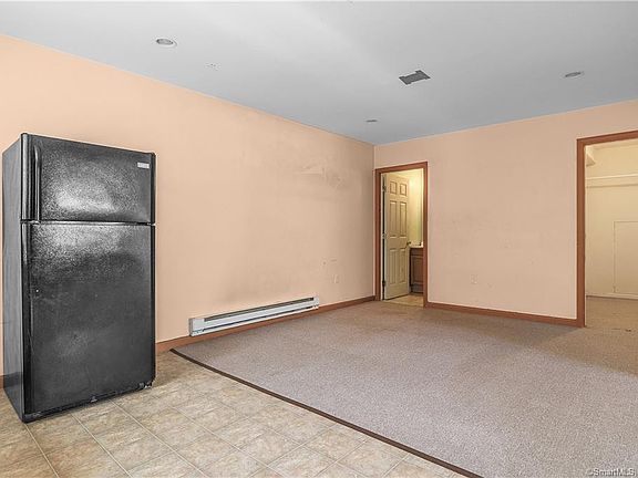 5th image of 21 Reynolds Ave