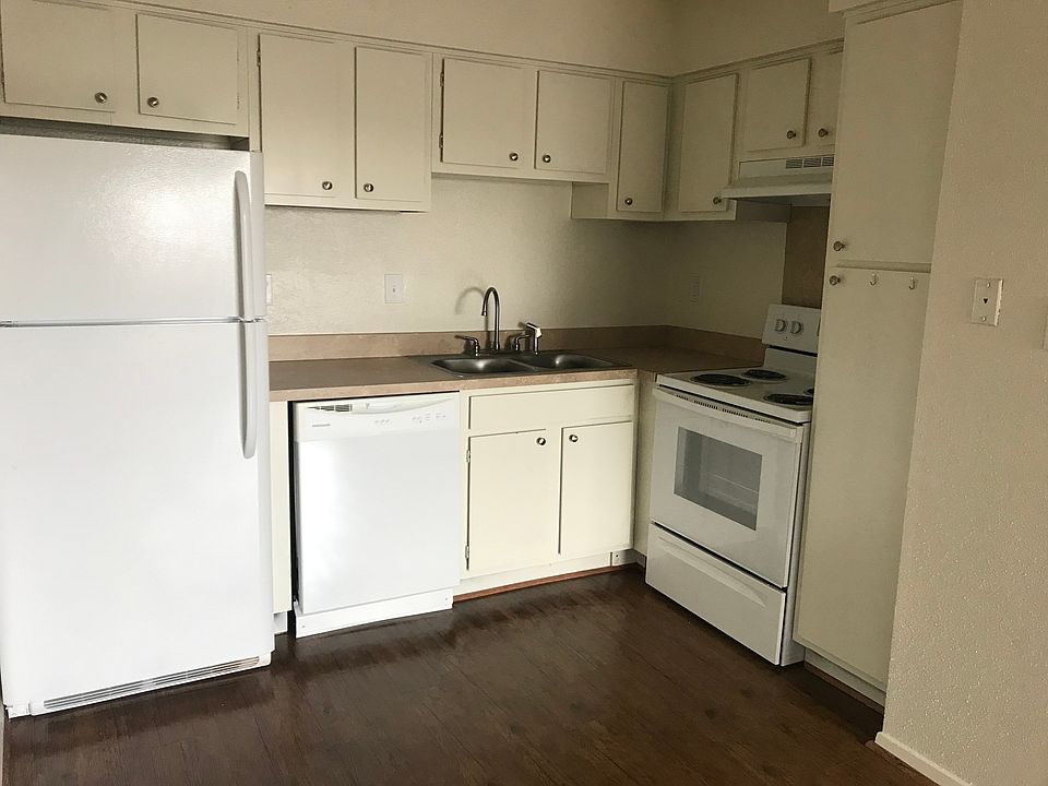 1st image of 500 E 31st St #201