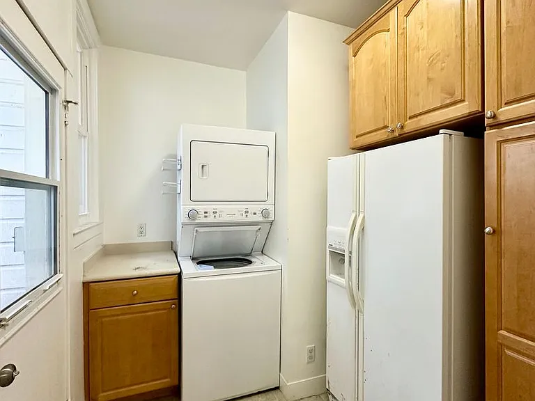 6839-6841 California Street — Photo 7