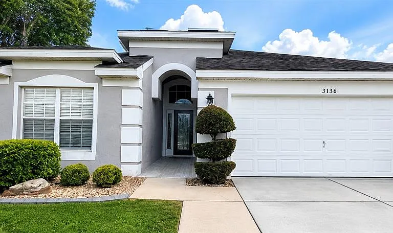 3158 Stonehurst Cir — Photo 1