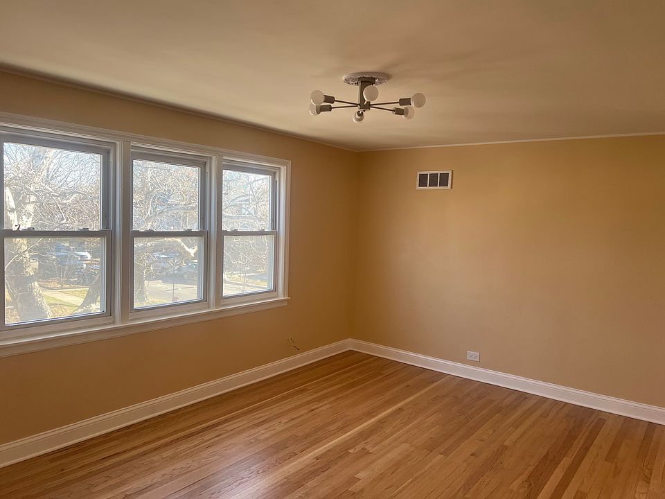 1st image of 2900 W Berwyn Ave