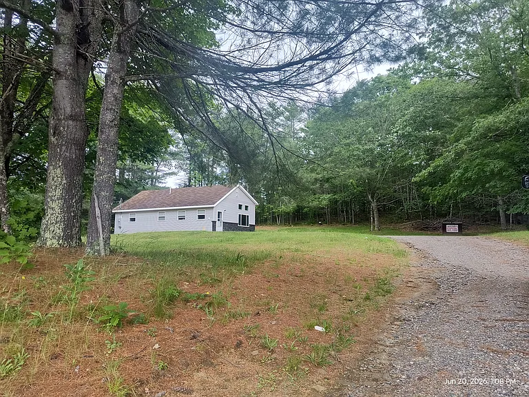 830 E River Rd — Photo 14