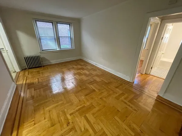 41-04 159th St #1A, Flushing, NY 11358