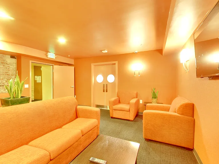 Columbus Residence — Photo 9