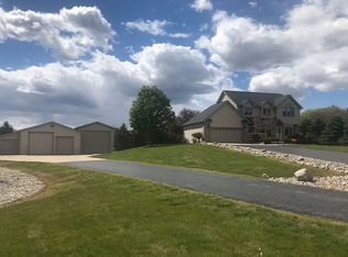 13901 Moss Creek Dr, Milan, MI 48160